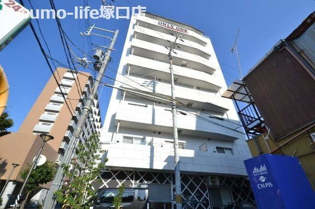 ONLYONE伊丹中央の外観