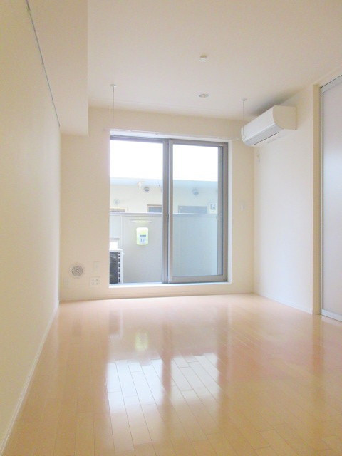 アンダンテの居間・リビング|★明るいフローリングのお部屋です★