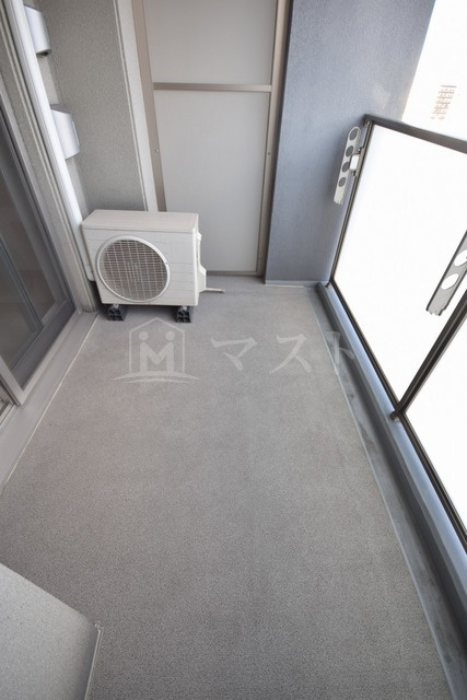 クレストフォルム大阪天満橋のバルコニー