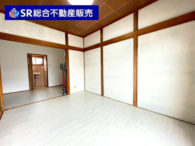 松原2丁目中古戸建の洋室|2F　5.0帖。ダイニングキッチンへの動線も良く使いやすい洋室です！