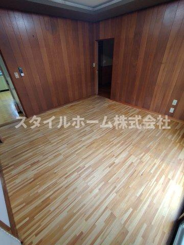 市田町貸家の居間・リビング