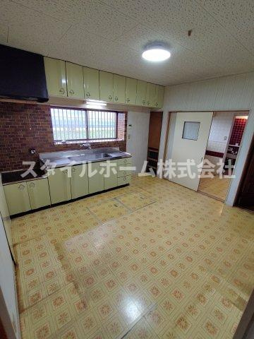 市田町貸家の収納