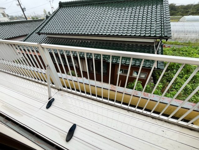 市田町貸家のバルコニー