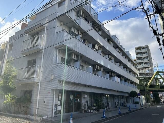 スカイコート横浜平沼の外観