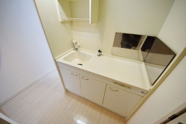 Ｌｕｃｅ千歳烏山のキッチン|※別号室参考写真