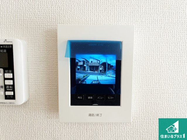 ■豊中市春日町　第3期　新築一戸建ての防犯設備|カラーモニターインターホン！声だけでなく来訪者の姿や顔がモニターで確認できるので、小さなお子様がいらっしゃるご家庭でも安心できます！