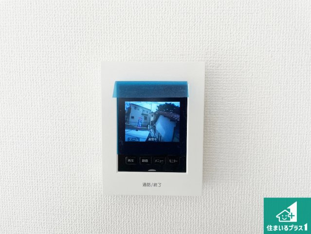 ■豊中市春日町　第3期　新築一戸建ての防犯設備|カラーモニターインターホン！声だけでなく来訪者の姿や顔がモニターで確認できるので、小さなお子様がいらっしゃるご家庭でも安心できます！