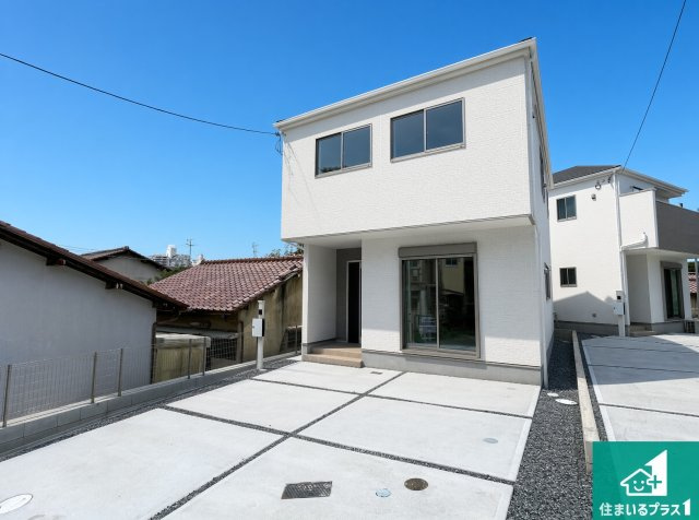■豊中市春日町　第3期　新築一戸建ての外観|安心の10年保証！外観を美しく保ち、雨水で汚れを落とします！気になることがありましたら、お気軽にお問い合わせください！