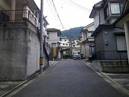 安芸区中野東６丁目の前面道路含む現地写真