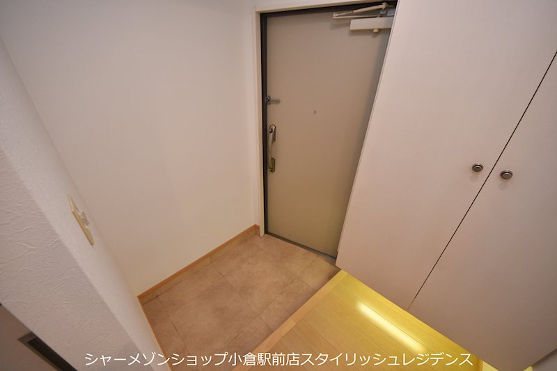 ＣＰタワーの玄関