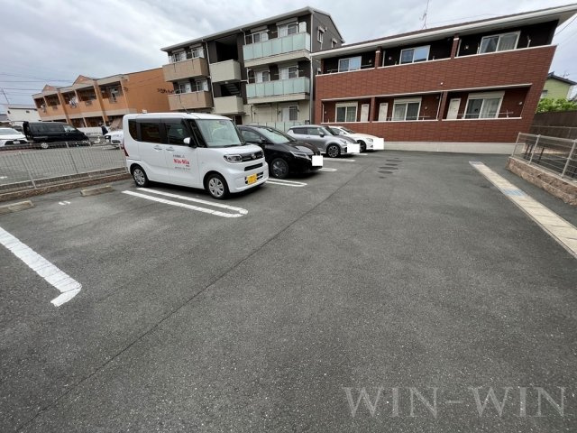 Sun shine 東幸の駐車場