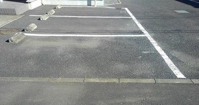 レオネクストそうさの駐車場