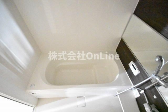 東大阪市足代北２丁目のアパートの浴室