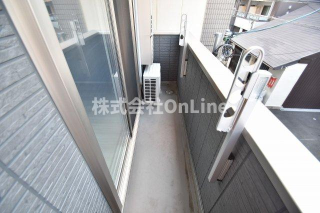 東大阪市足代北２丁目のアパートのバルコニー