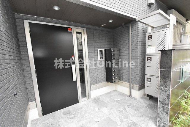 東大阪市足代北２丁目のアパートのエントランス