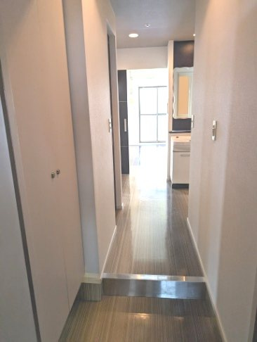 ＣＰタワーの玄関