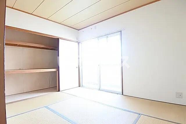 ロイヤルヴィレッジの和室