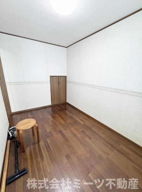 東大阪市角田3丁目　中古戸建の洋室