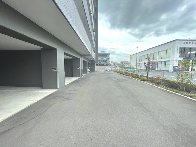 アルファステイツ倉敷中庄の駐車場|ゆとりのある駐車場で出入もスムーズに。