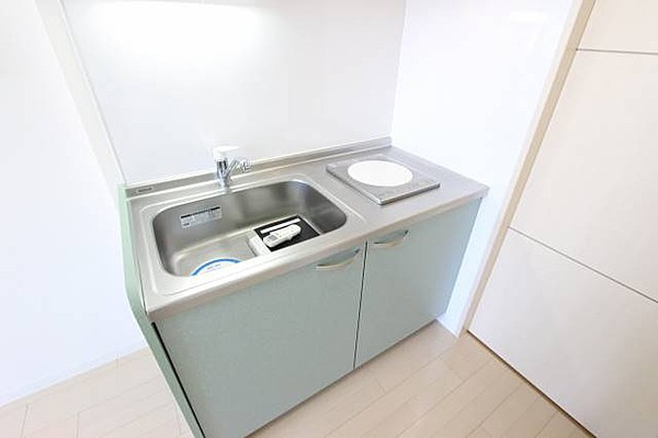 名古屋市中村区名駅南２丁目の賃貸マンションのキッチン|※同間取りの別部屋写真です。反転しています。