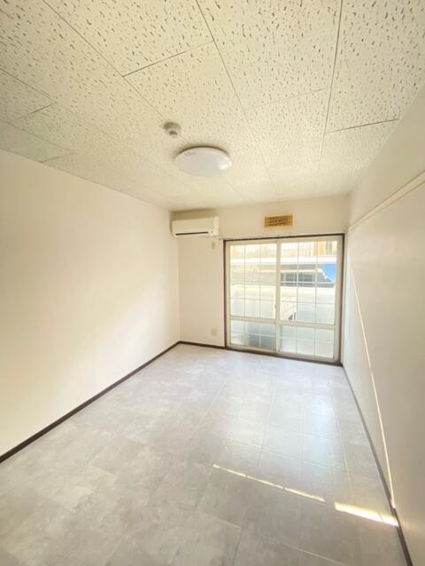 川崎市多摩区生田６丁目のアパートの居間・リビング|※他部屋参考写真