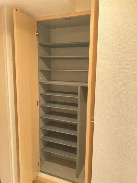 ロワジール三軒茶屋の収納