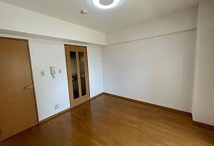 ルミエール岸町の居間・リビング