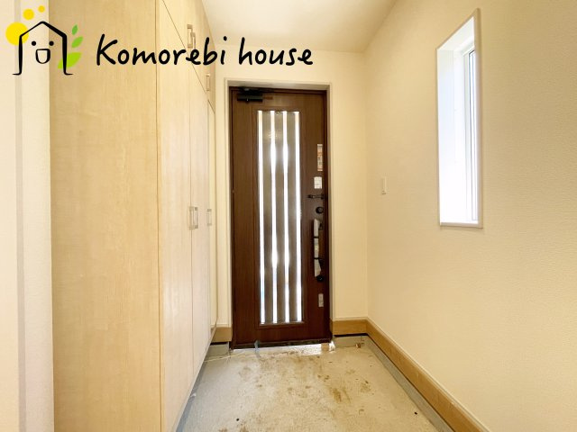 上尾市中妻5丁目　新築一戸建て　ブルーミングガーデン　01の玄関|26.9.14