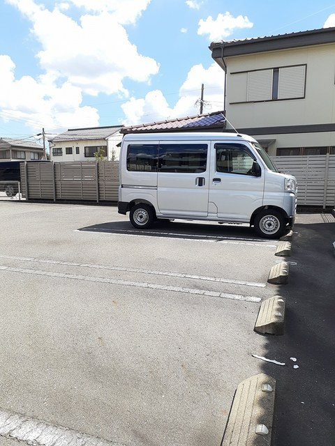 リラの駐車場