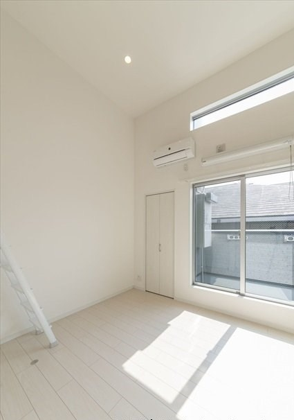 尼崎市北大物町のアパートの居間・リビング