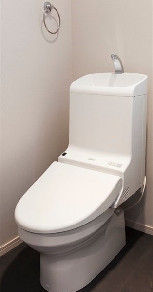 尼崎市北大物町のアパートのトイレ