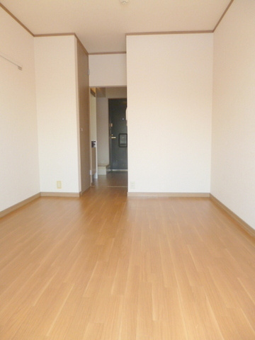 メゾンＭの寝室|★明るいフローリング調のお部屋です★