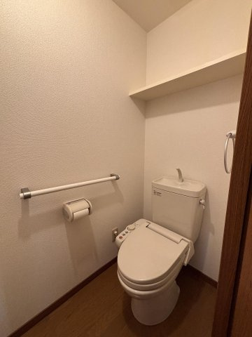 エスポワールⅡのトイレ|ゆったりとした空間のトイレです