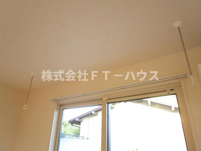 メゾン ラフィーネのその他|室内物干し①