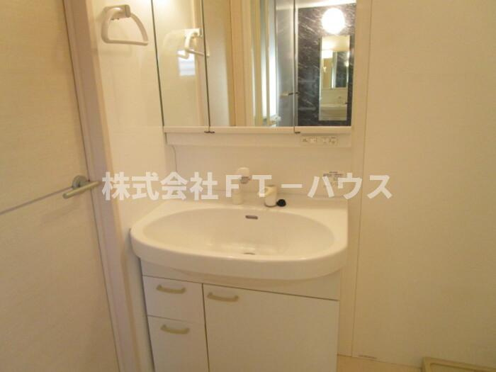 メゾン ラフィーネの独立洗面台|洗髪洗面化粧台
