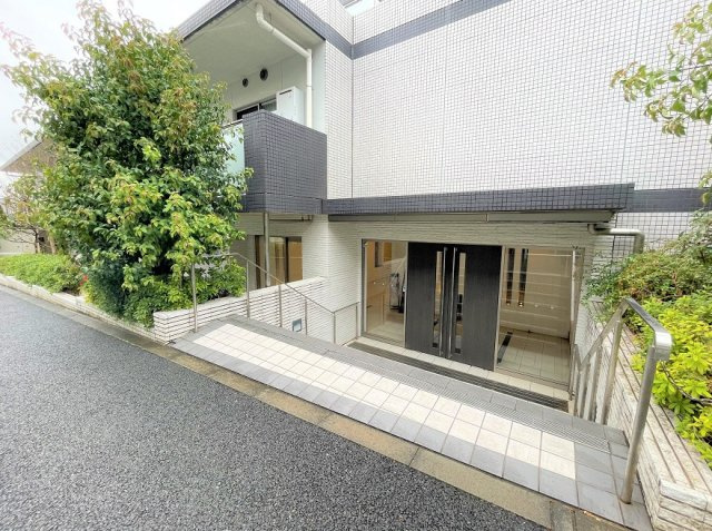 【エントランス】エスティメゾン代沢