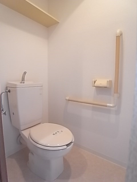 尼崎市小中島３丁目の賃貸マンションのトイレ