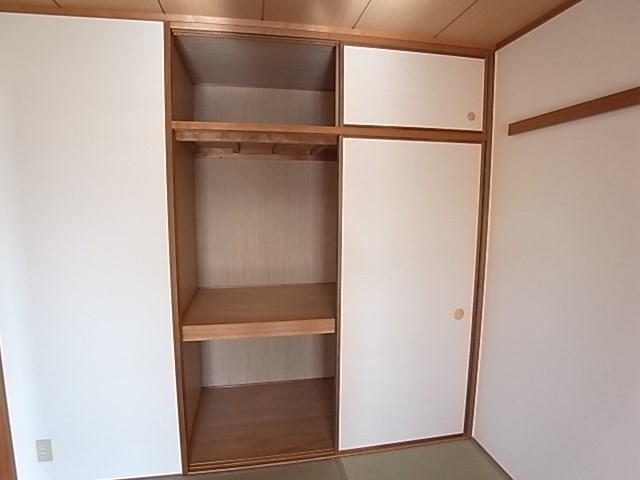 尼崎市小中島３丁目の賃貸マンションの収納