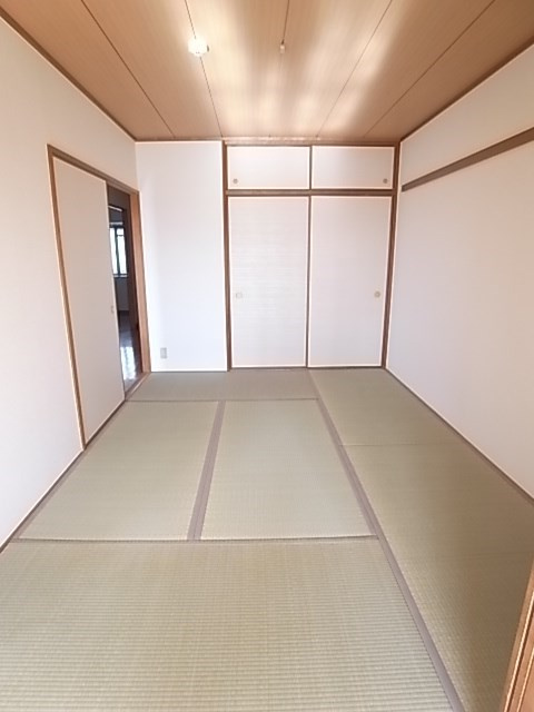 尼崎市小中島３丁目の賃貸マンションの和室