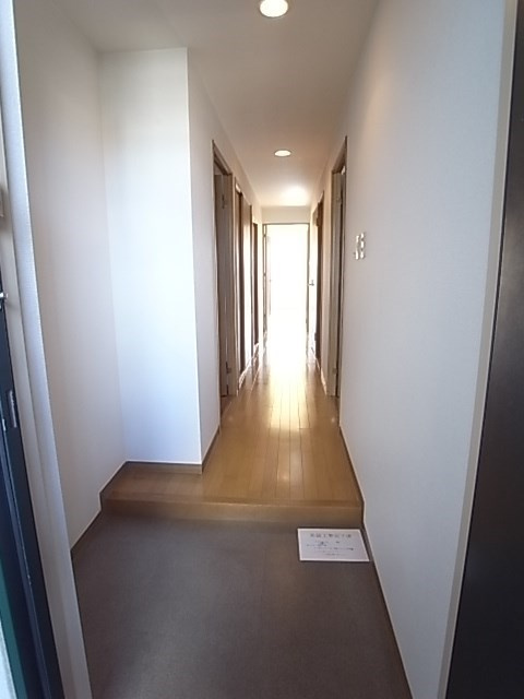 尼崎市小中島３丁目の賃貸マンションの玄関