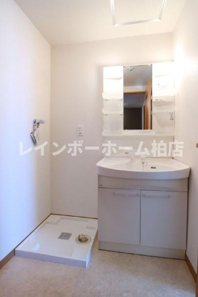 特典：仲介手数料が無料です!!の洗面所|コンパクトで使いやすい洗面所
