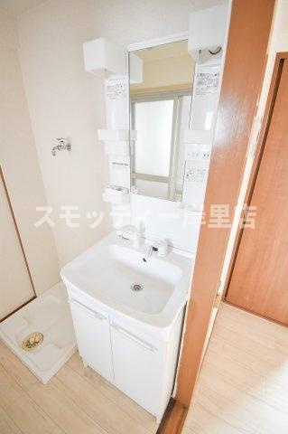 新住之江マンションの独立洗面台