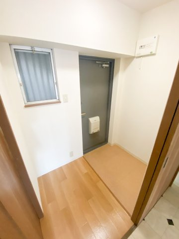 新住之江マンションの玄関