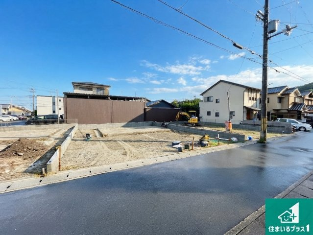 京都市右京区鳴滝泉殿町　第2期　新築一戸建ての外観|周辺は落ち着いた街並みの住宅地！子育てがしやすい住環境です！まだ未完成ですが、現地でしかわからない事もございます。是非一度ご覧ください。
