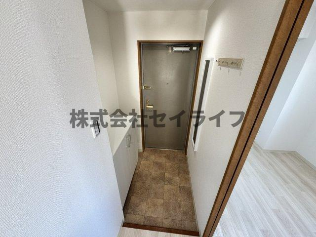 ルミエール八尾の玄関