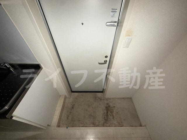 フジパレス河内花園Ⅴ番館の玄関