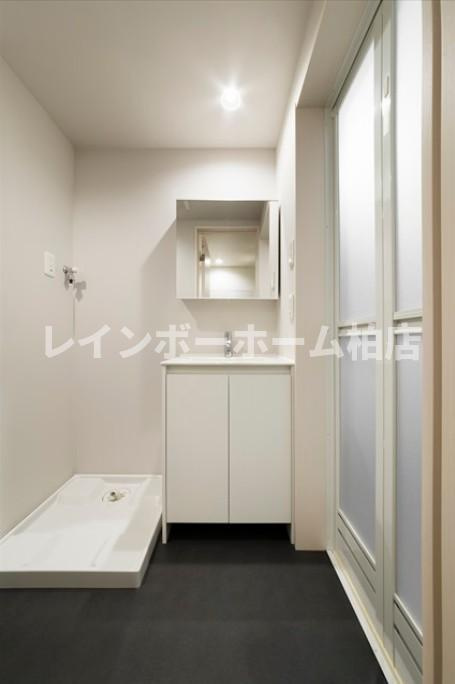 仲介手数料（賃料の1.10ヵ月）の50％OFF対象物件！の洗面所|脱衣スペースもあります