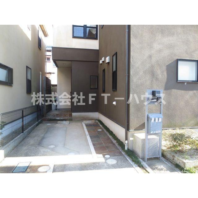 前貝塚町貸家のロビー