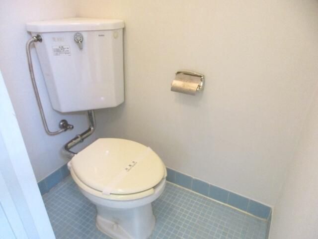 横浜市南区中里４丁目の賃貸マンションのトイレ