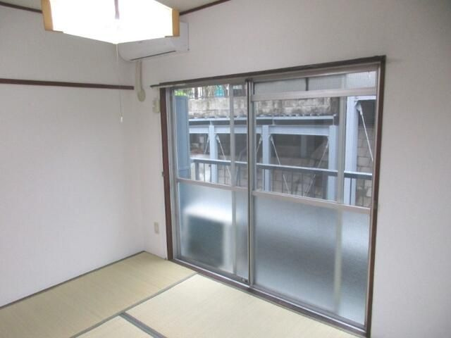 横浜市南区中里４丁目の賃貸マンションの寝室